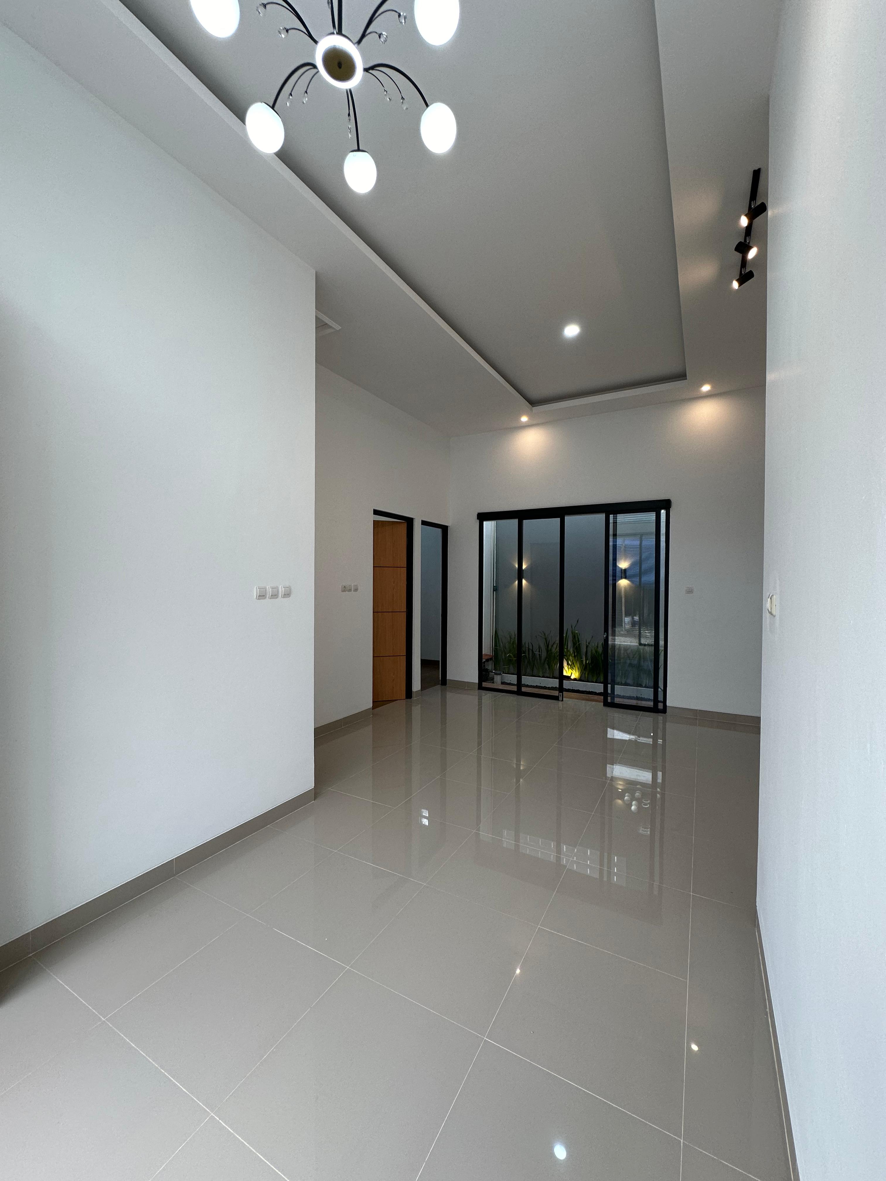 UNIT TERBATAS! RUMAH CANTIK LOKASI SUPER STRATEGIS DEKAT SCH