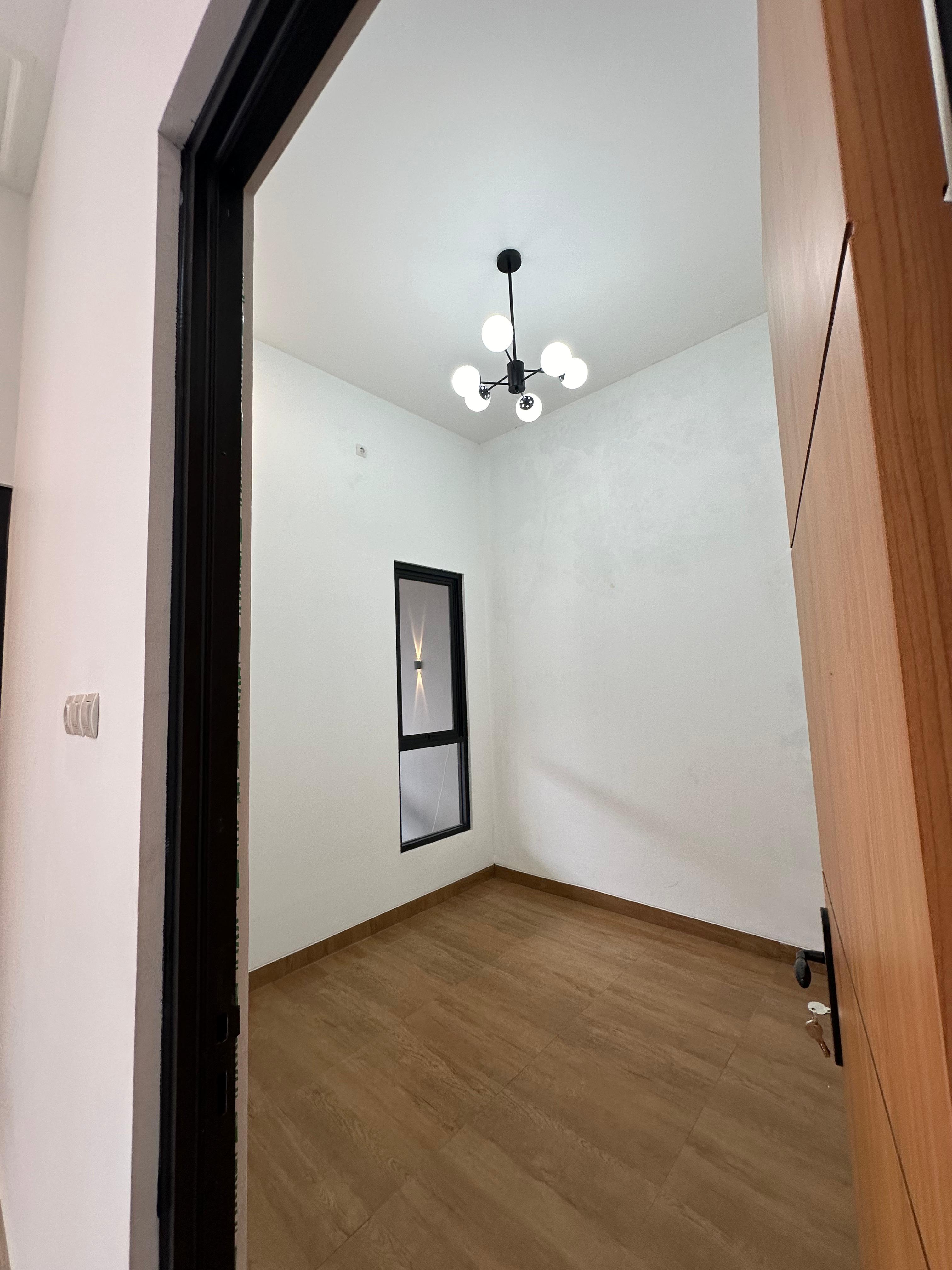 UNIT TERBATAS! RUMAH CANTIK LOKASI SUPER STRATEGIS DEKAT SCH