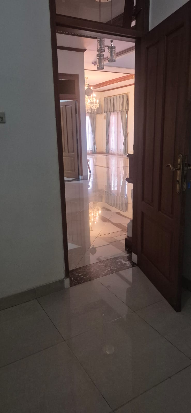 Disewakan rumah bisa untuk kantor di area Kayu Putih Pulo Gadung