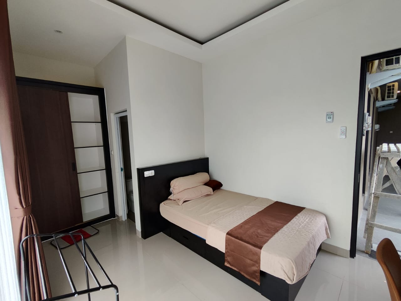 TERMURAH!! DIJUAL KOST EKSKLUSIF 2 LANTAI FULL FURNISH HANYA 1 M