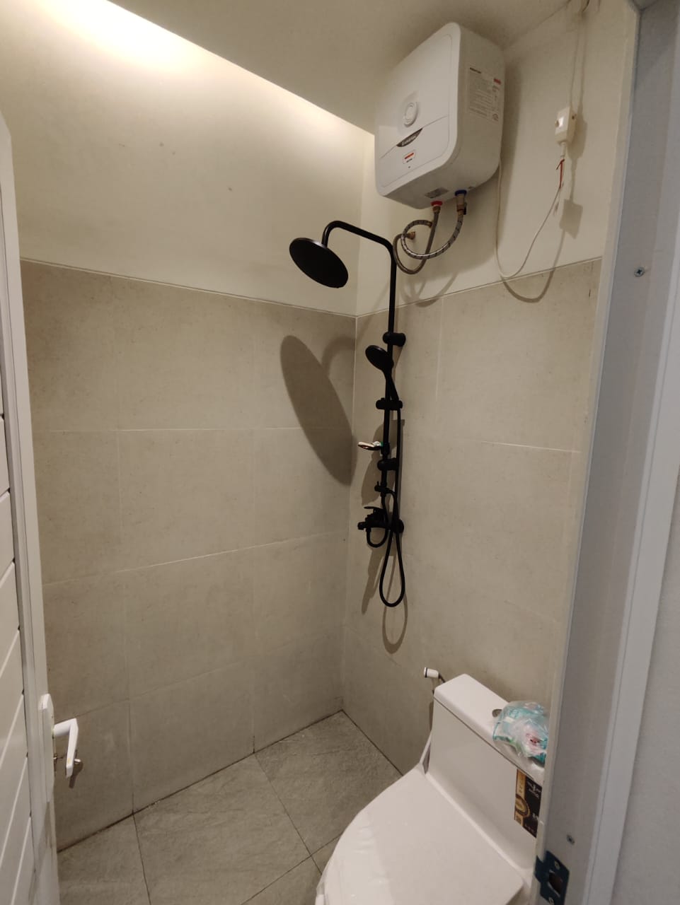 TERMURAH!! DIJUAL KOST EKSKLUSIF 2 LANTAI FULL FURNISH HANYA 1 M