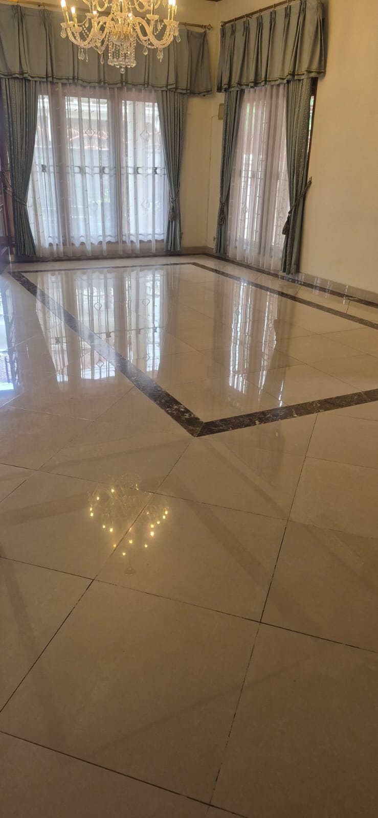 Disewakan rumah di area Kayu Putih bisa untuk kantor Pulo Gadung