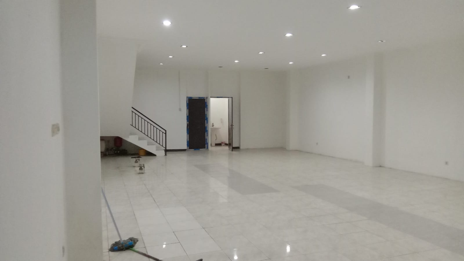 Disewakan ruko gandeng di Kali Malang, Kayuringin Jaya, Bekasi