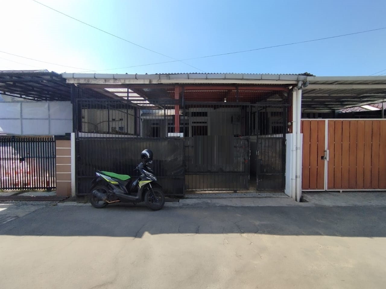 Rumah di Cisaranten Kulon – Nyaman dan Aman untuk Keluarga