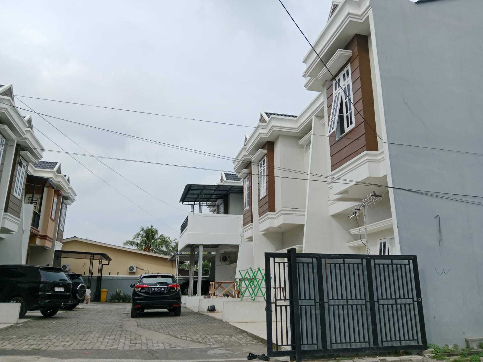 Rumah 2 lantai siap huni dikawasan amplas