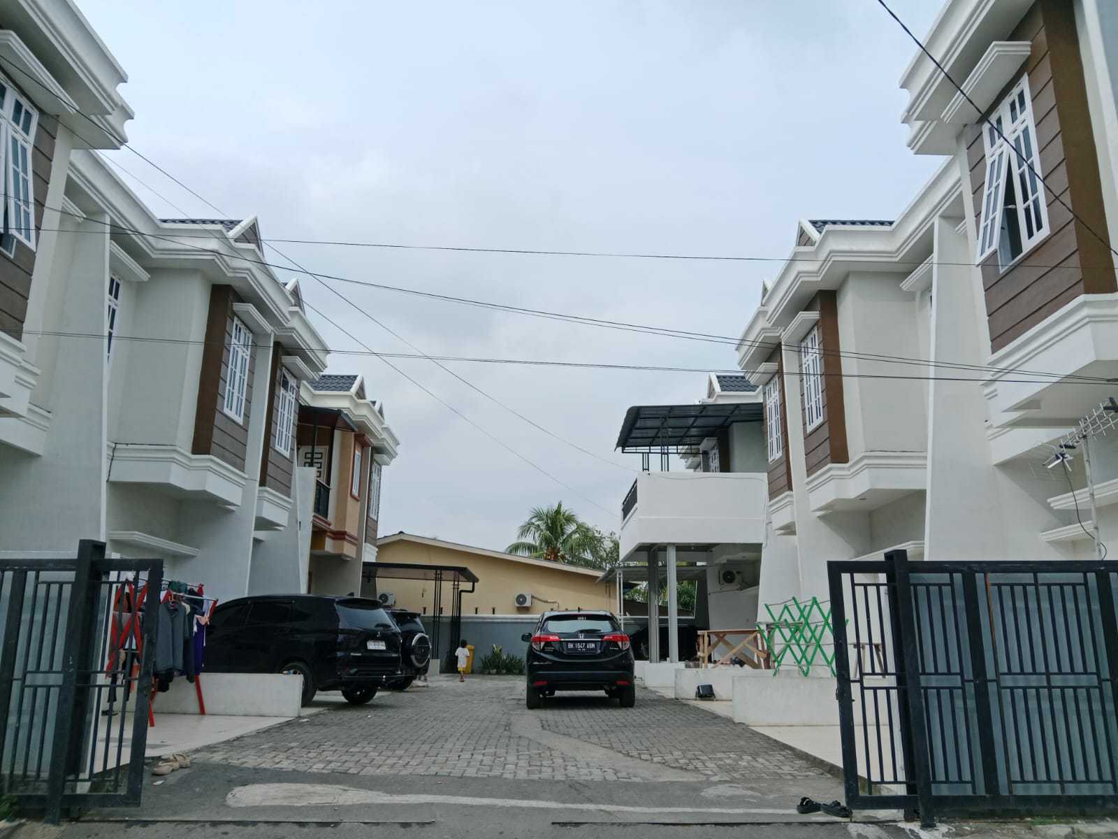 Rumah 2 lantai siap huni dikawasan amplas