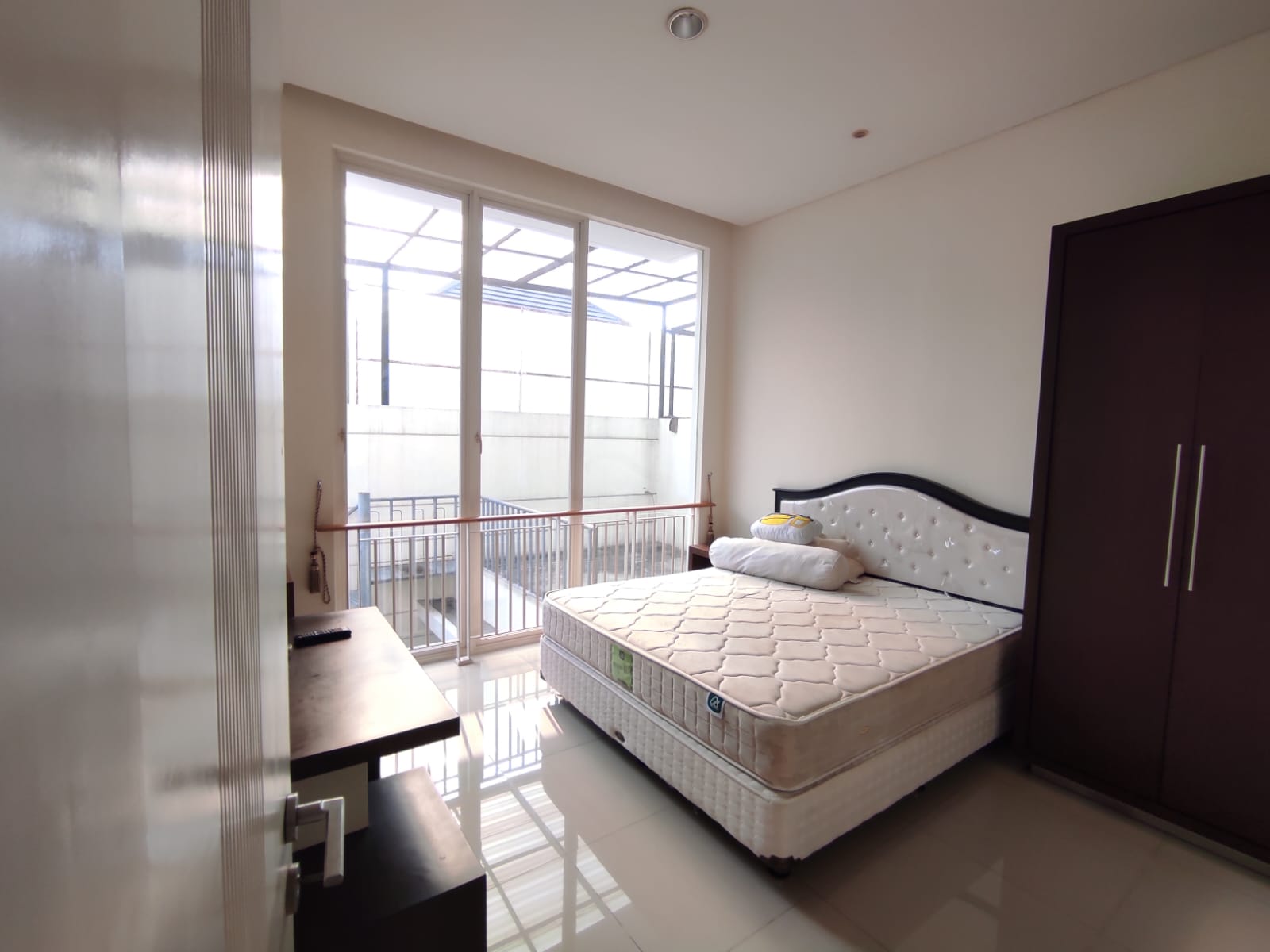 Sewa Rumah Pakuwon Indah, The Mansion, Surabaya ~ Quiet & Comfy