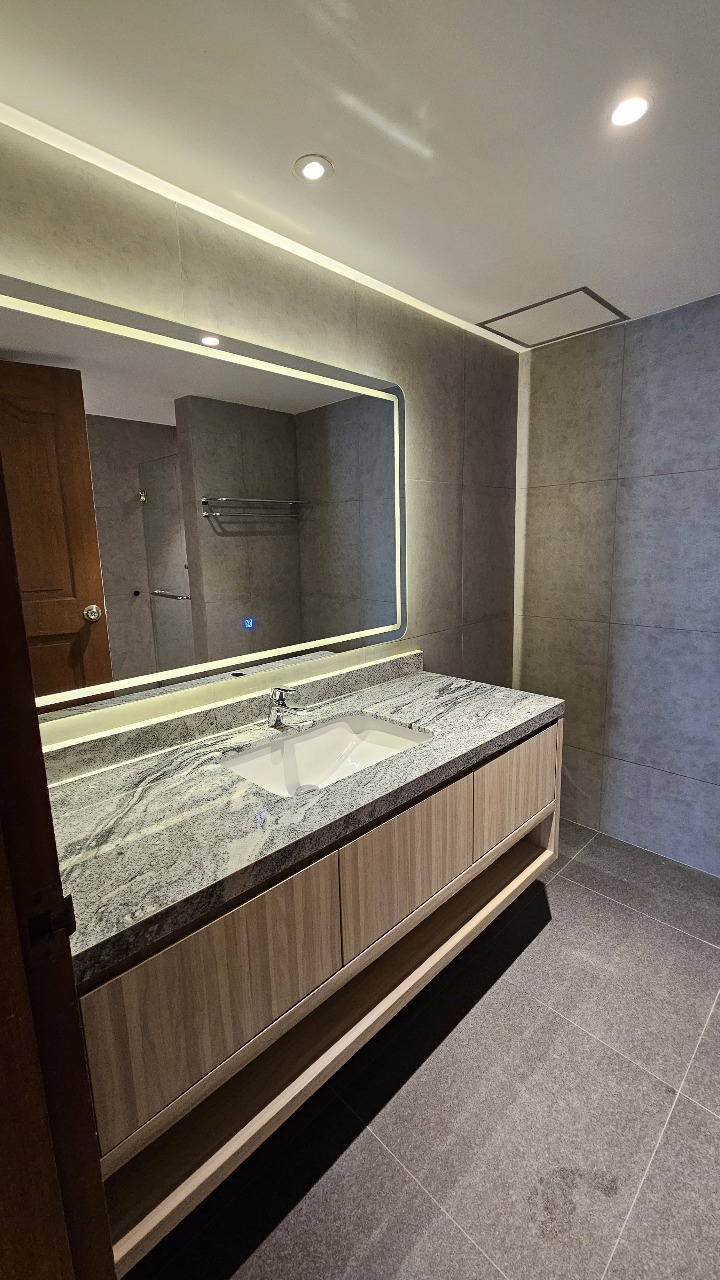 Dijual B U Apartemen Grand Tropic Tomang Grogol Petamburan Jakar