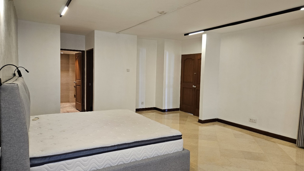 Dijual B U Apartemen Grand Tropic Tomang Grogol Petamburan