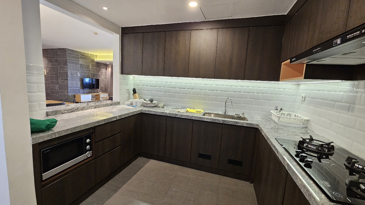 Dijual B U Apartemen Grand Tropic Tomang Grogol Petamburan
