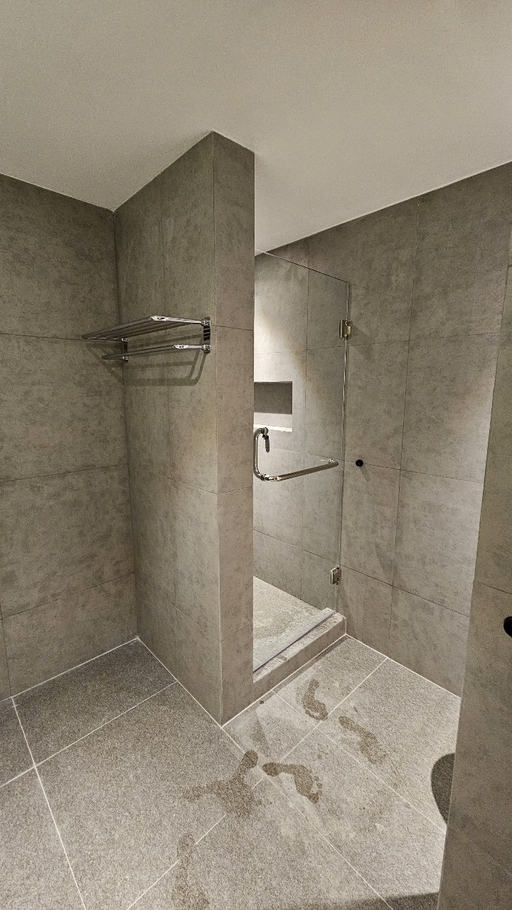 Dijual B U Apartemen Grand Tropic Tomang Grogol Petamburan