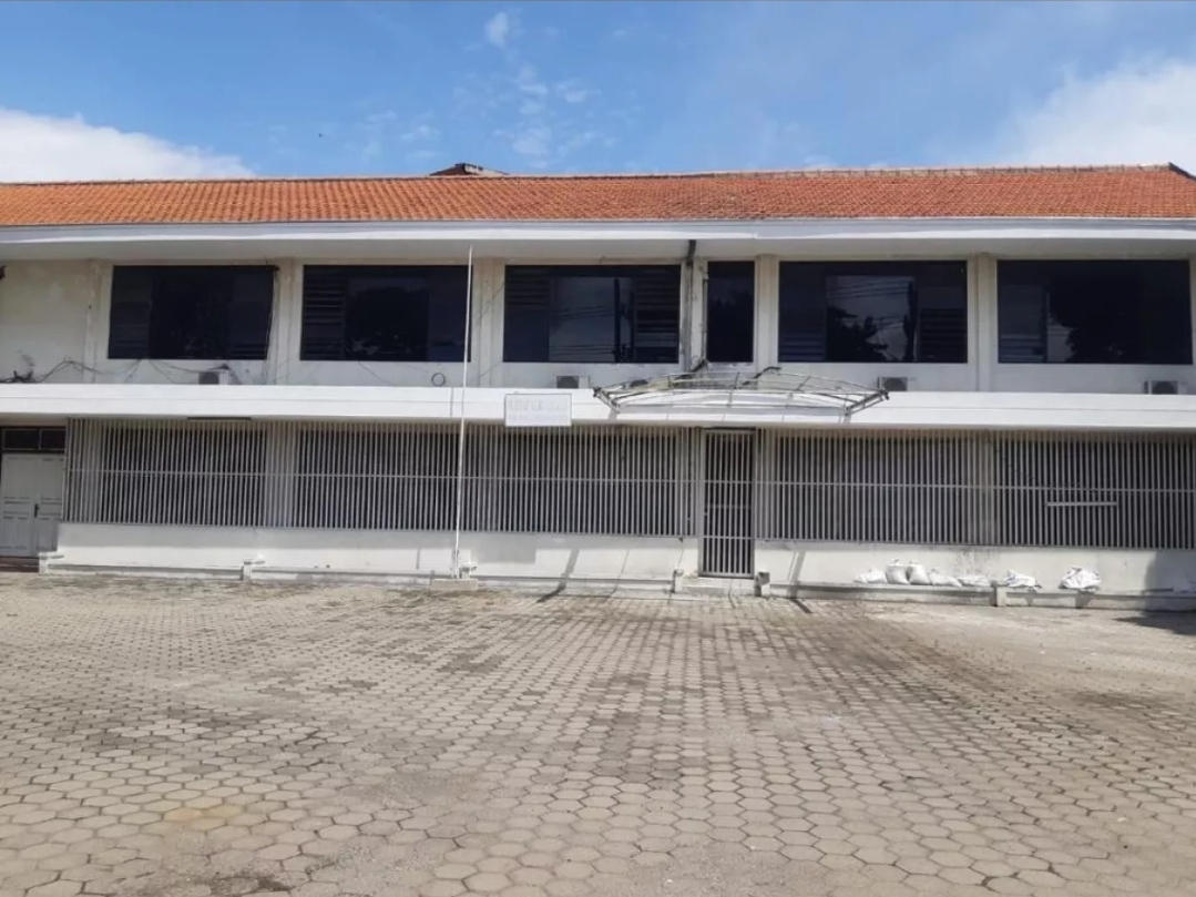 Gudang Raya Boboh Menganti Akses Kontainer Dekat Pintu Tol