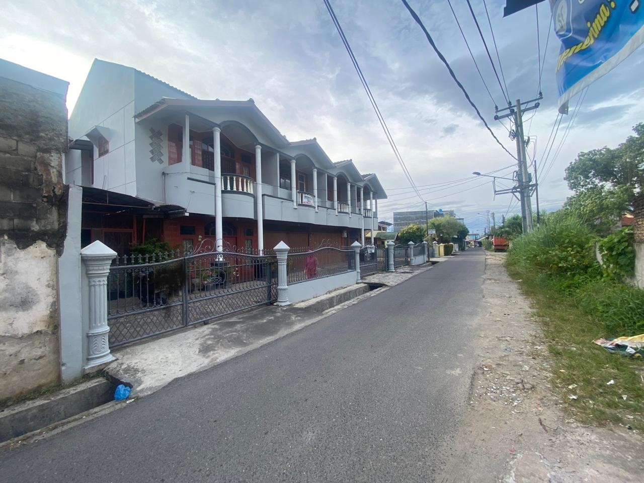 Dijual - 2 Ruko 2 1/2 Lantai (Medan Amplas)