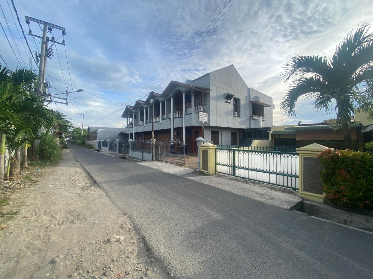 Dijual - 2 Ruko 2 1/2 Lantai (Medan Amplas)