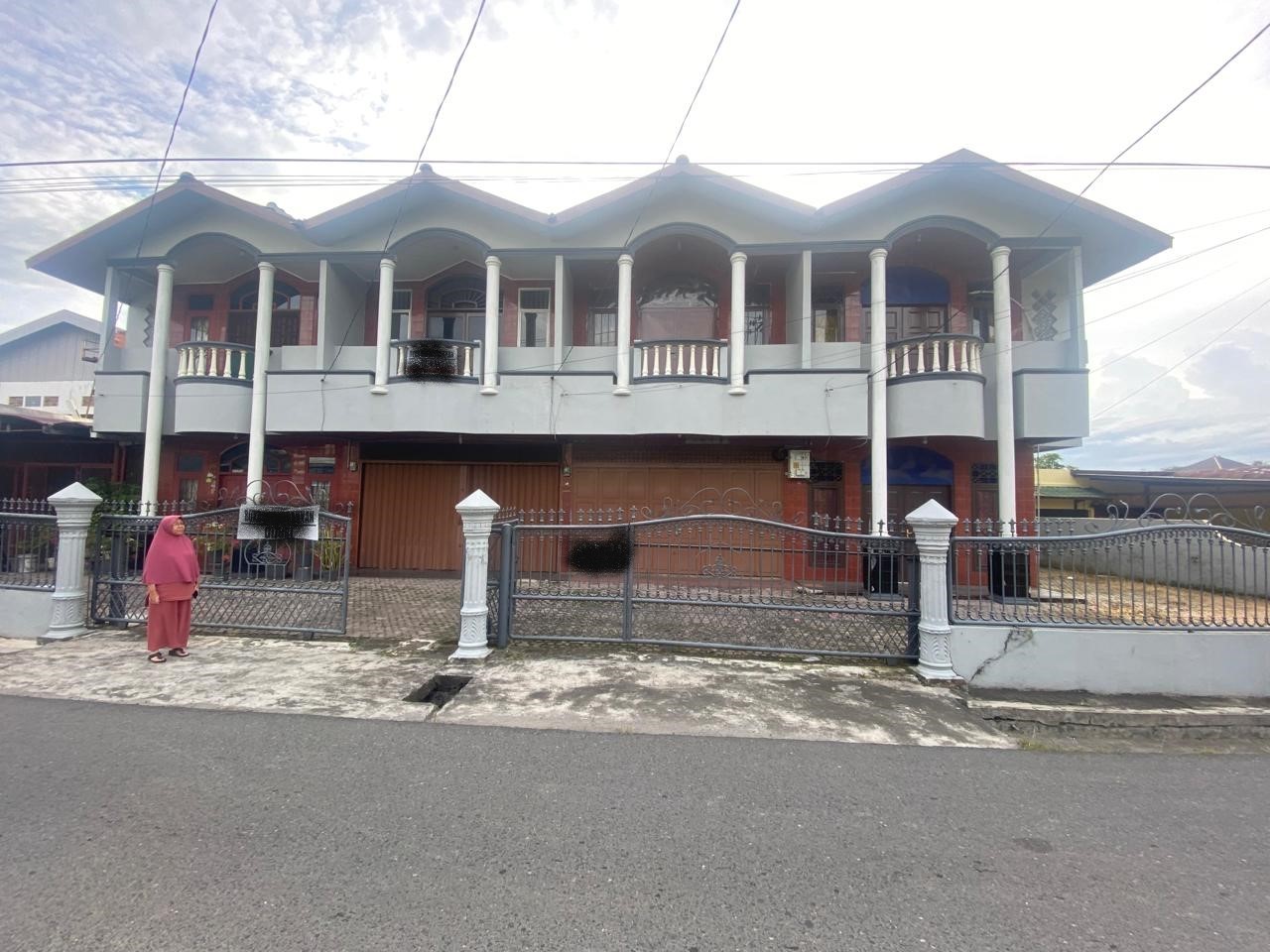 Dijual - 2 Ruko 2 1/2 Lantai (Medan Amplas)