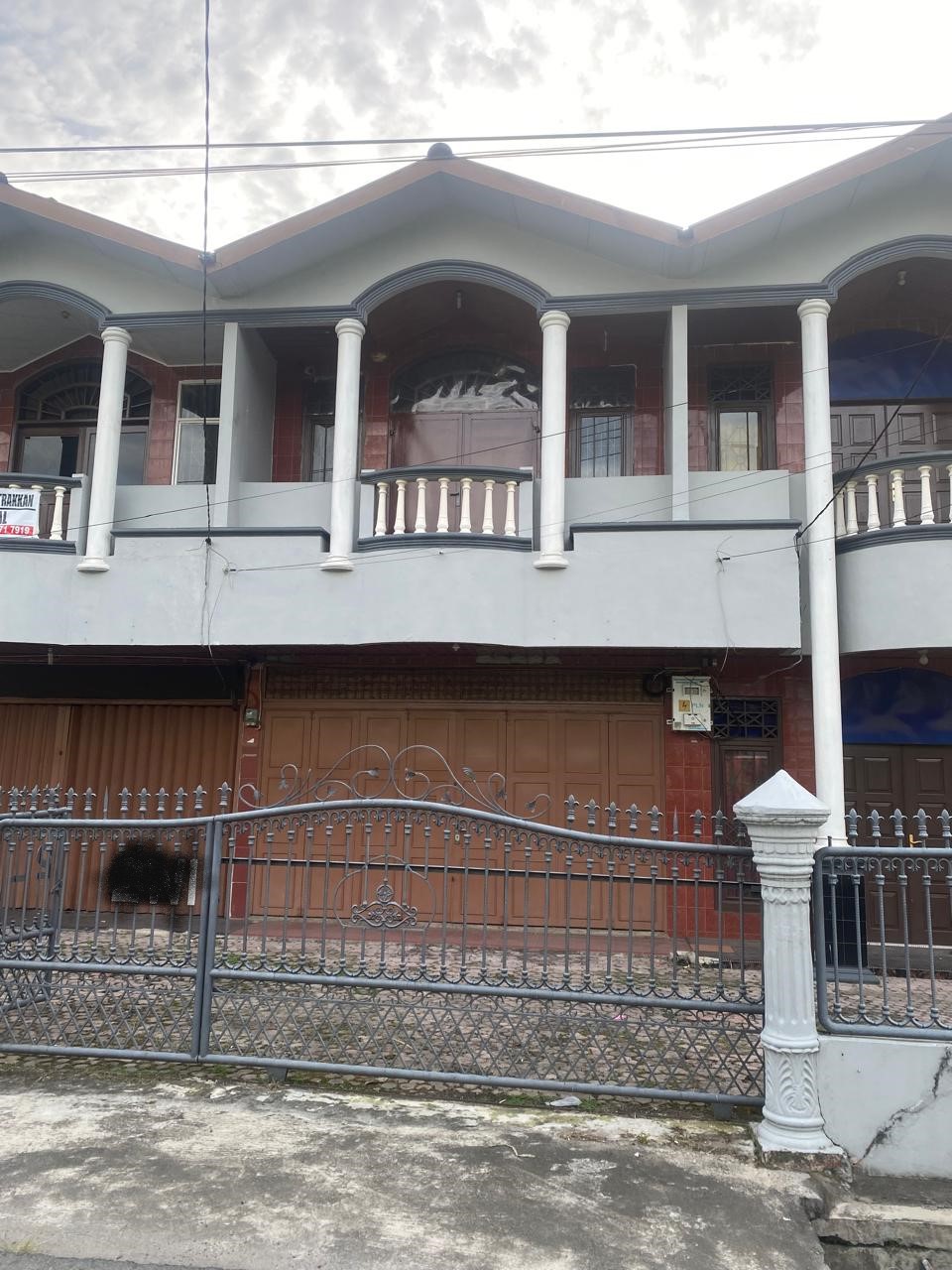 Dijual - 2 Ruko 2 1/2 Lantai (Medan Amplas)