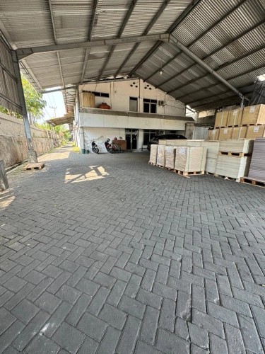 Gudang eks Pabrik Jl Pogot Kedung Cowek Kenjeran Akses Kontainer