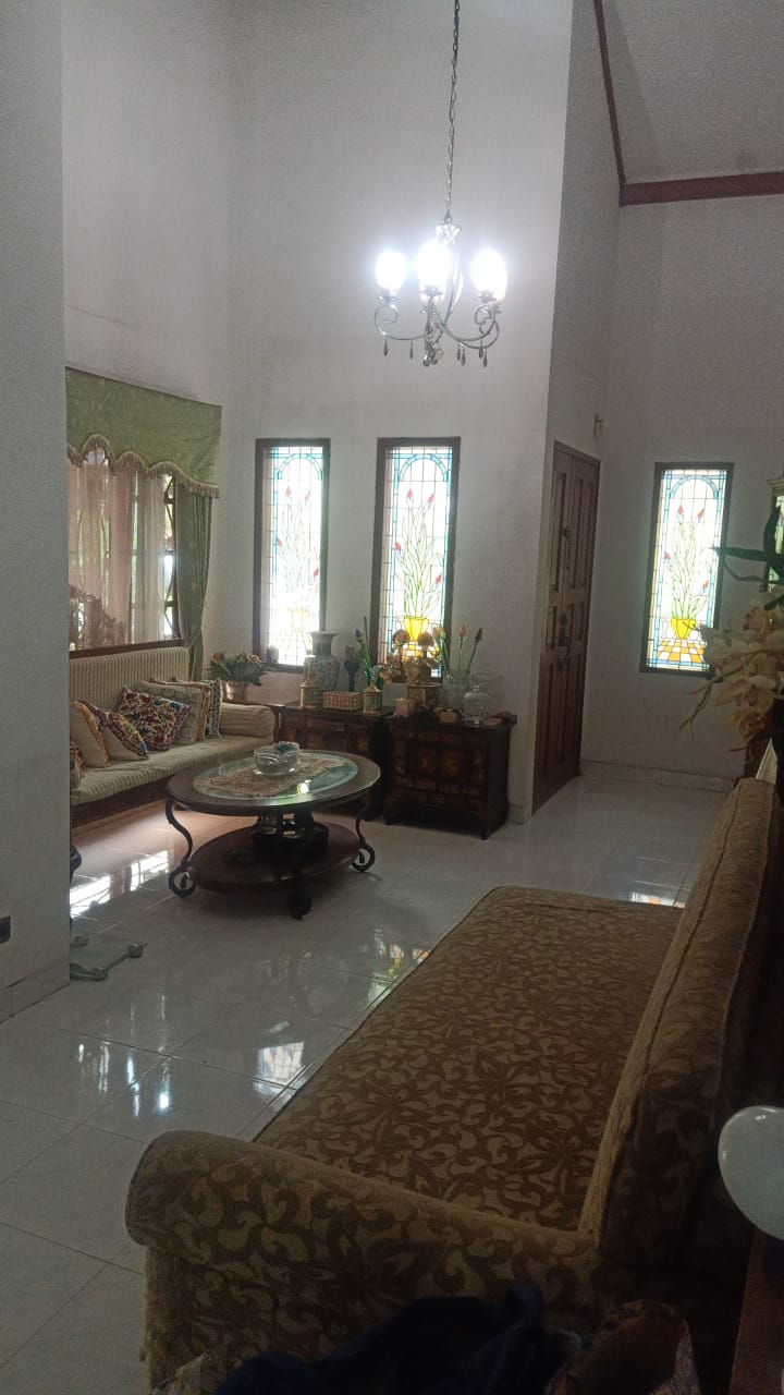 Disewakan rumah town house plus swiming pool di Cilandak Barat