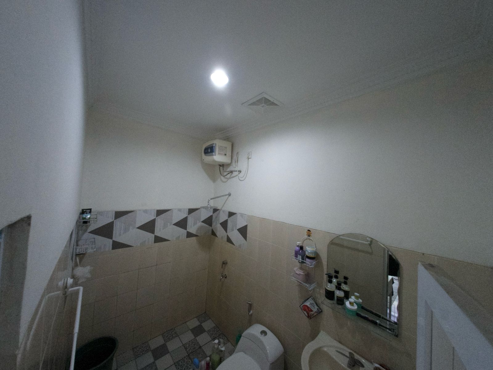 Dijual rumah di Villa Melati Mas, Jelupang, Serpong Utara