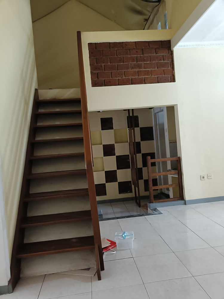 Rumah Gaya American Classic di Arcamanik Bandung