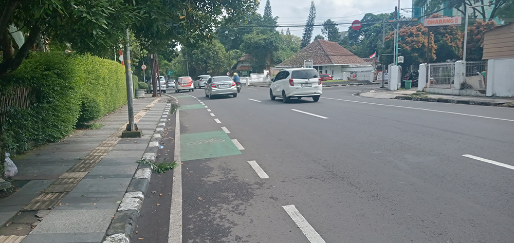 Gedung 2 Lantai Utk Kantor/Komersial di jl. Wastukencana Bandung