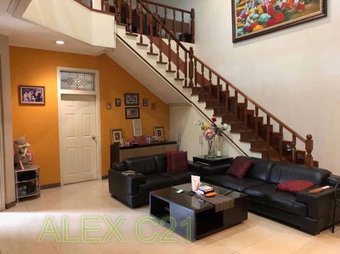 Dijual Rumah Lokasi Strategis di Taman Aries Meruya Utara Ilir