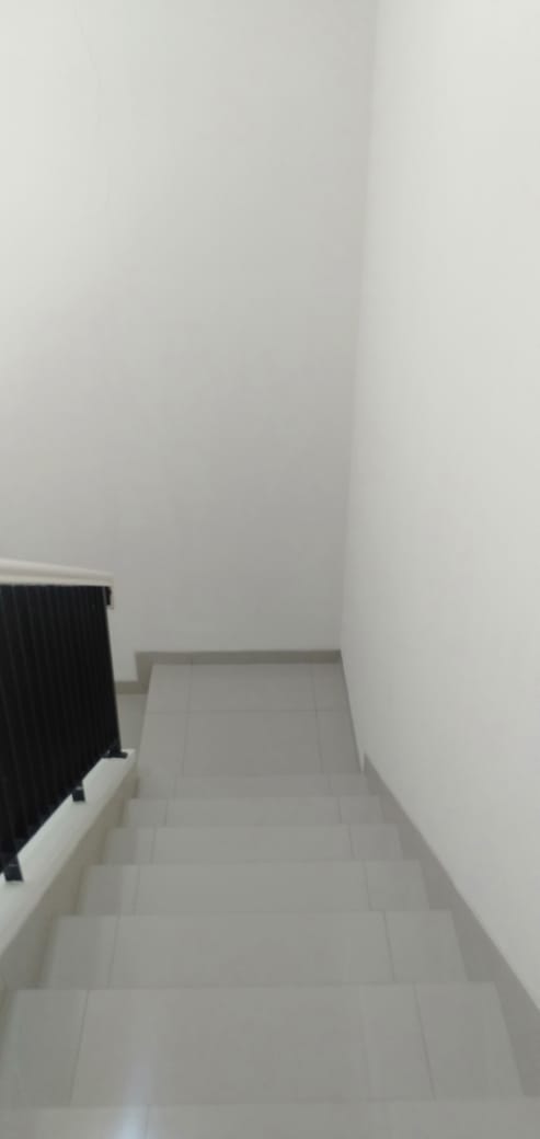 Disewakan rumah cantik dan bersih di SUVARNA SUTERA TANGERANG