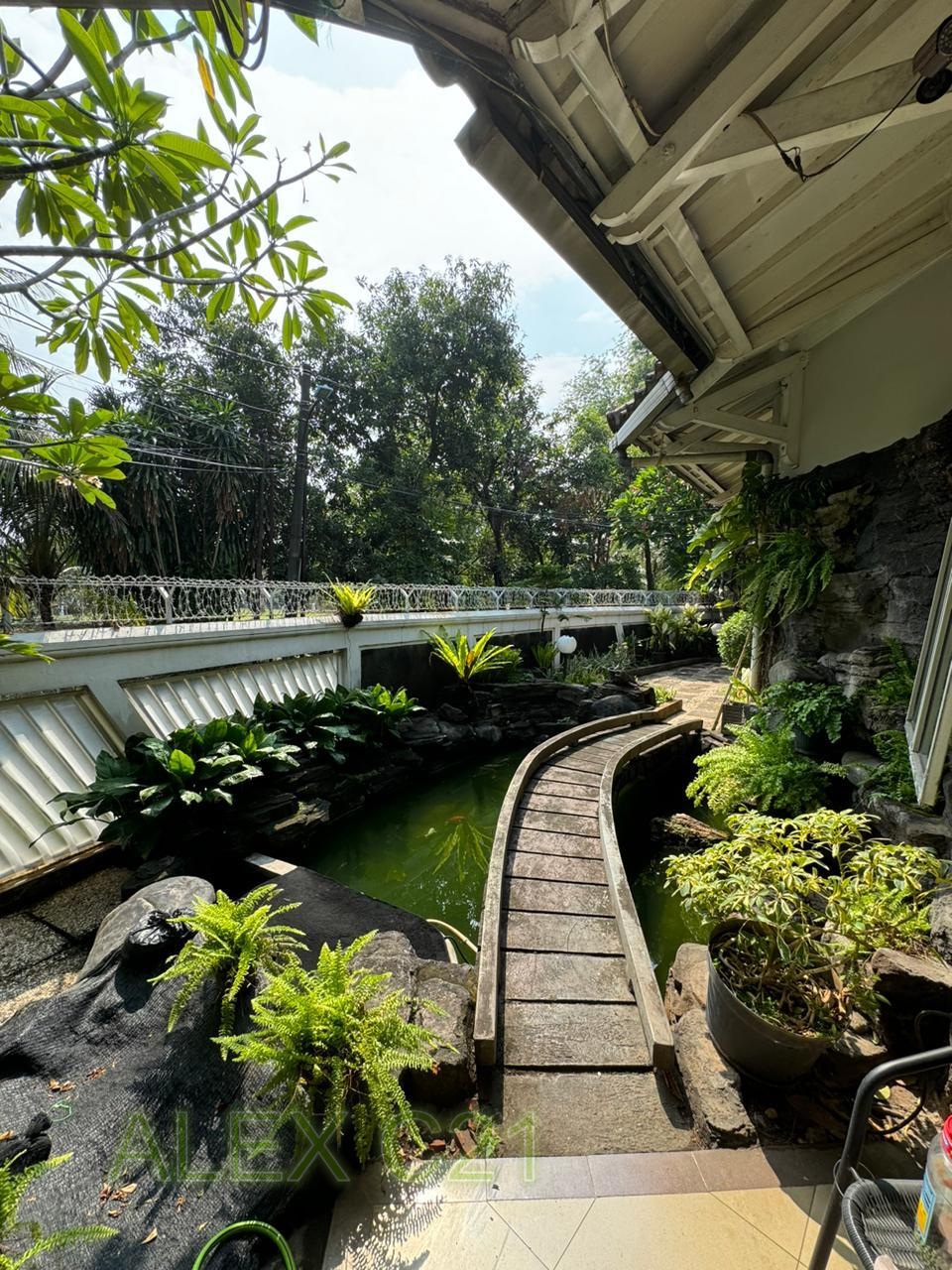 Dijual Rumah Lokasi Strategis di Taman Aries Meruya Utara Ilir