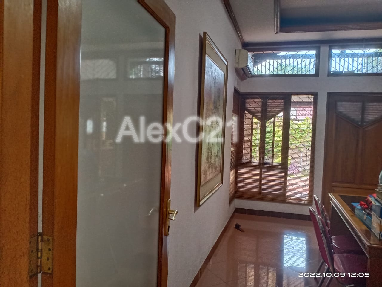 Dijual BU Rumah Strategis cantik (hitung tanah saja) di Mampang