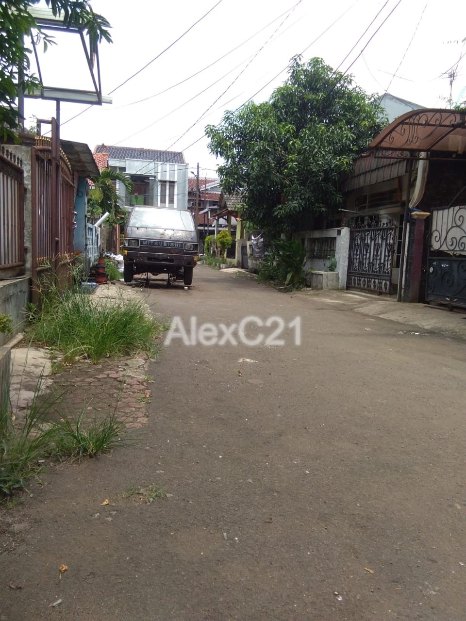Dijual rumah Bu komplek harus renovasi Ciputat, Cipayung