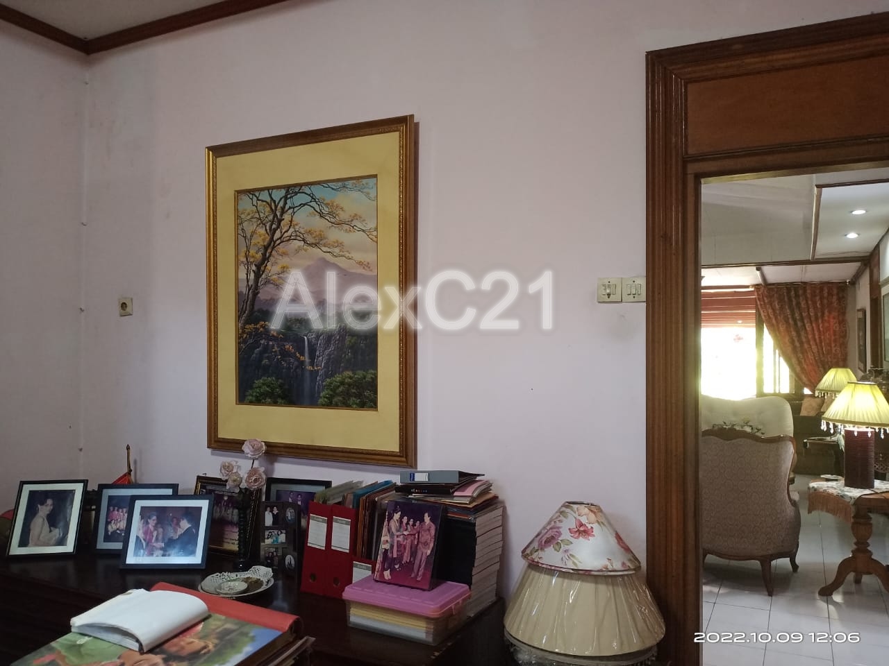 Dijual BU Rumah Strategis cantik (hitung tanah saja) di Mampang