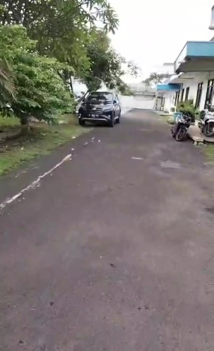 Bangunan Hitung Tanah Harga di Bawah NJOP di Jl. Tebet Raya Jkt