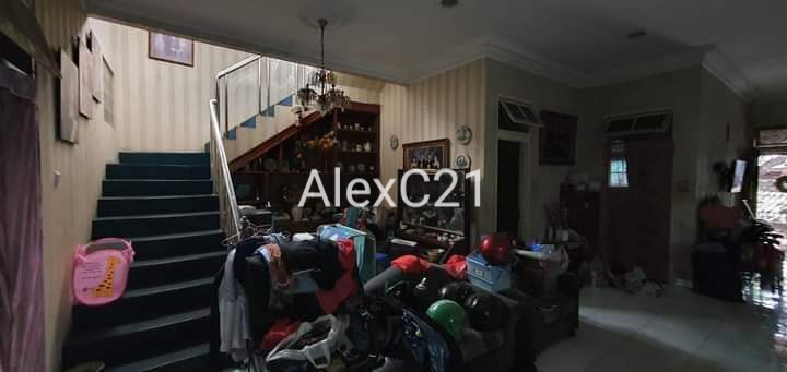 Dijual cepat rumah (BU) cocok utk rumah kost di Kemanggisan