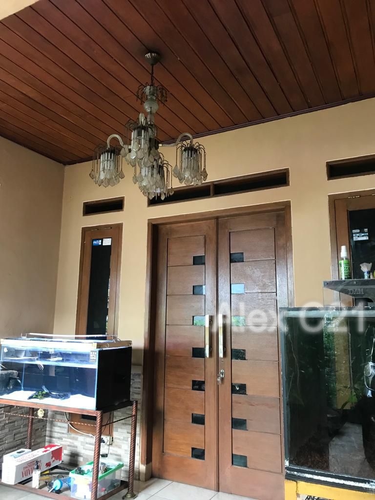Dijual rumah hitung tanah saja di kebon Jeruk dekat Binus