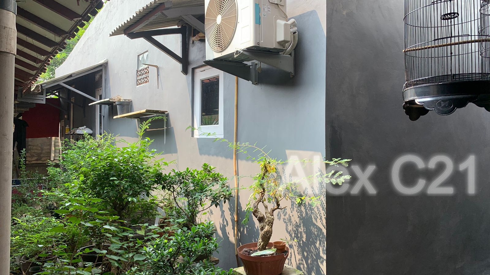 Dijual rumah hitung tanah saja di kebon Jeruk dekat Binus