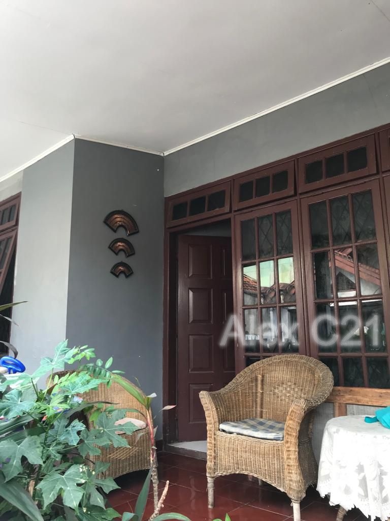 Dijual rumah hitung tanah saja di kebon Jeruk dekat Binus