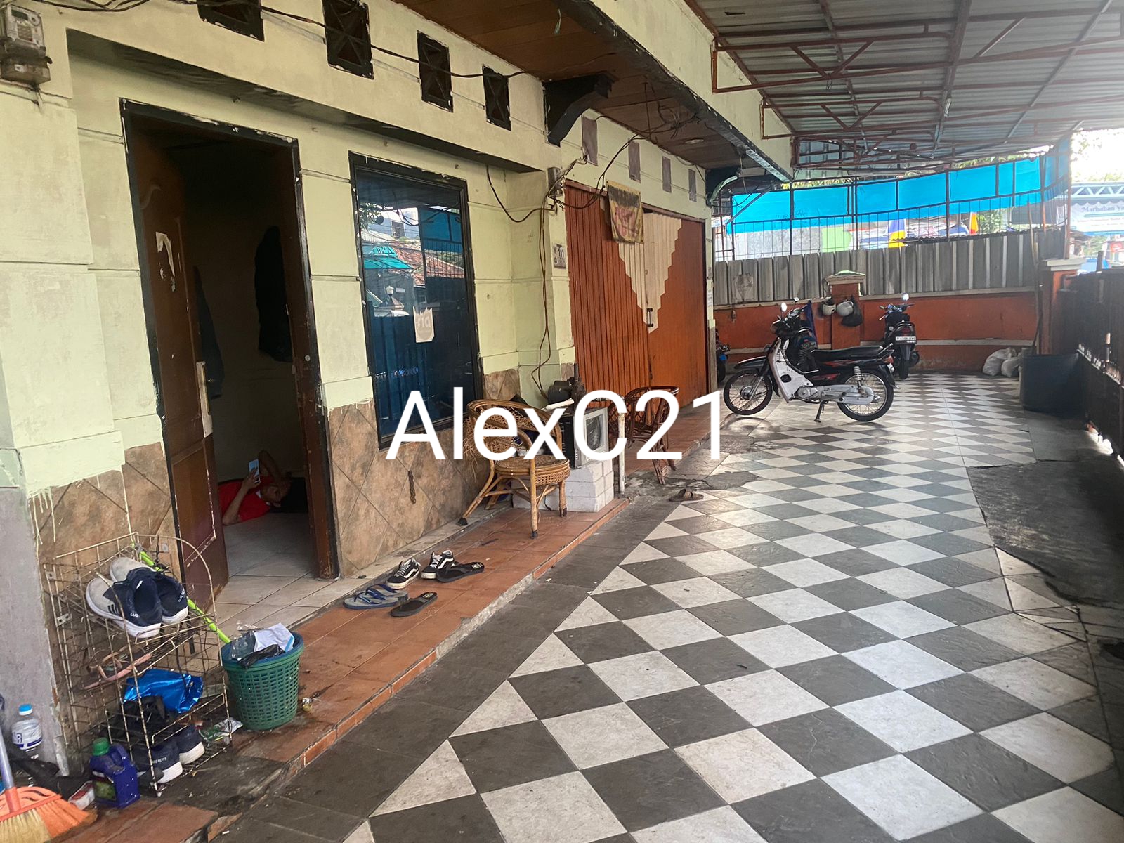 Dijual Rumah Kost Full aktif di harga dekat njop di Tomang
