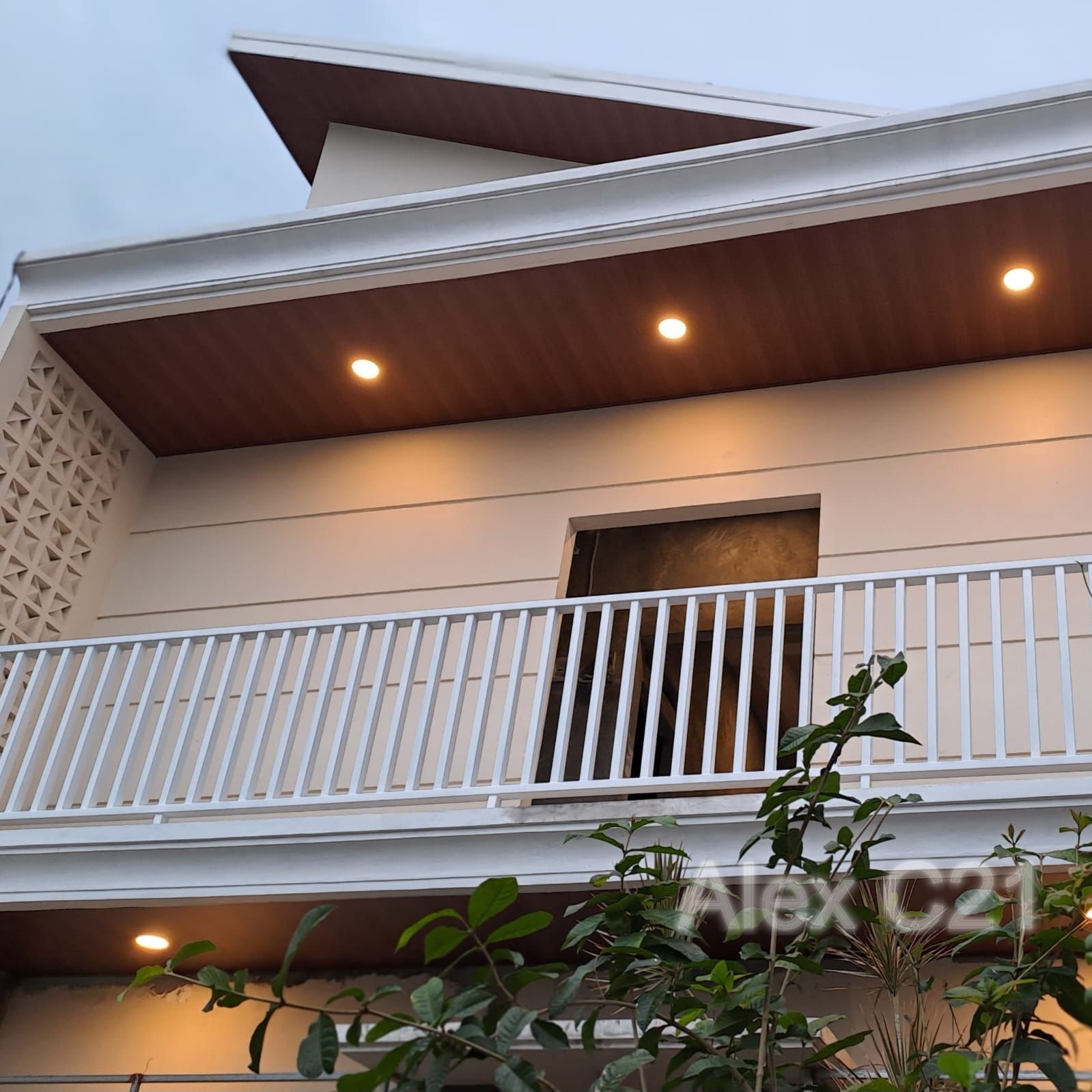 Dijual 2 Rumah Dalam 1 Lokasi beserta 12 Kamar Kost di Cipayung