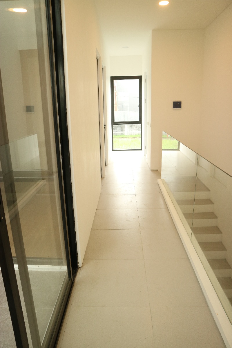 Rumah 2 Lantai Baru Minimalis Dian Istana Surabaya Barat