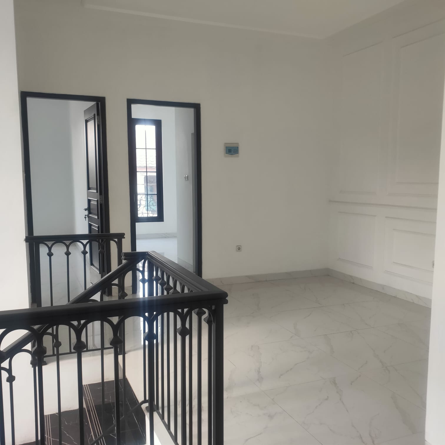 Dijual Rumah baru klasik modern di Kebon Jeruk