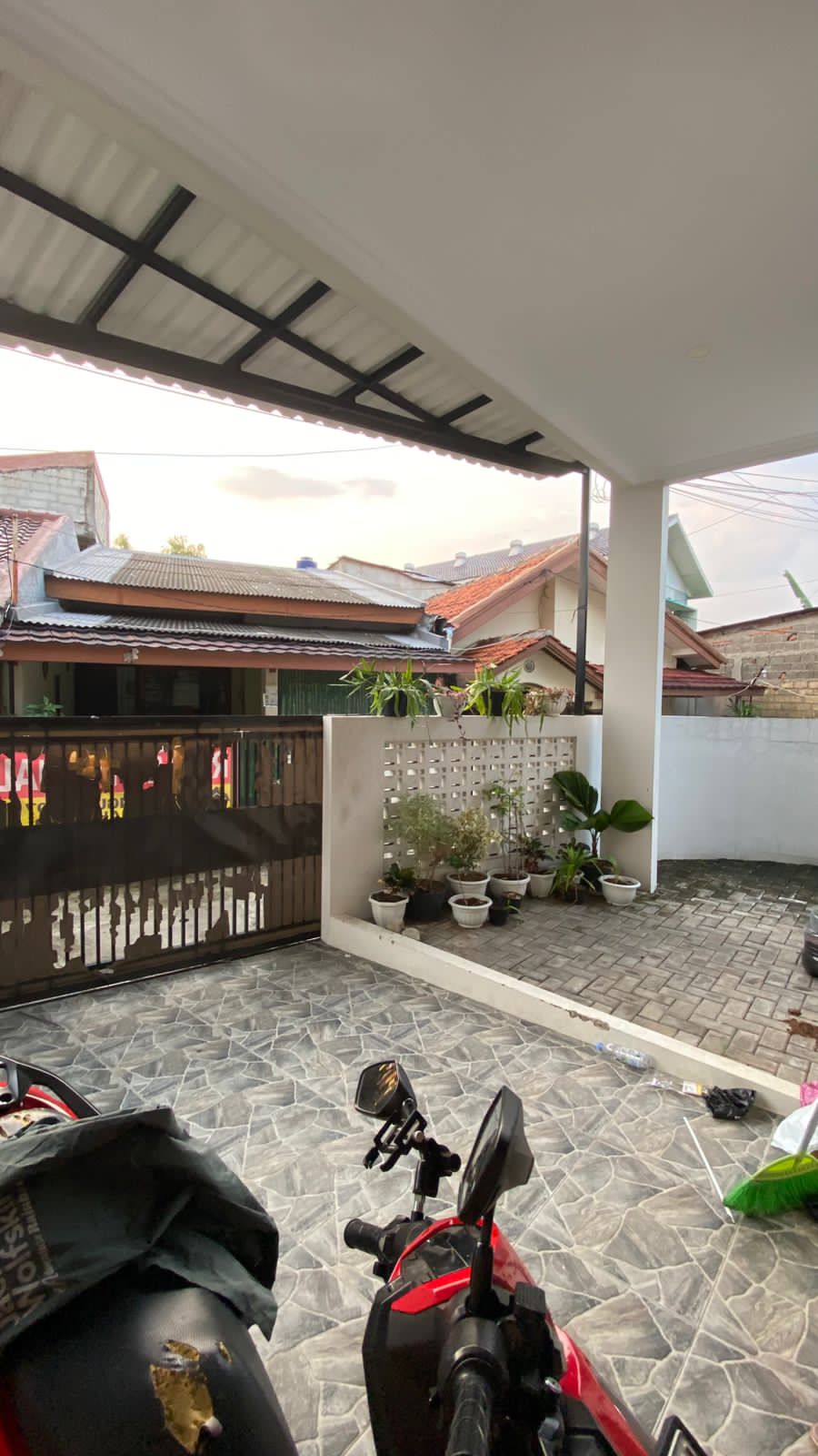 Dijual murah rumah di Japos, Paninggilan Kel, Ciledug, Tangerang