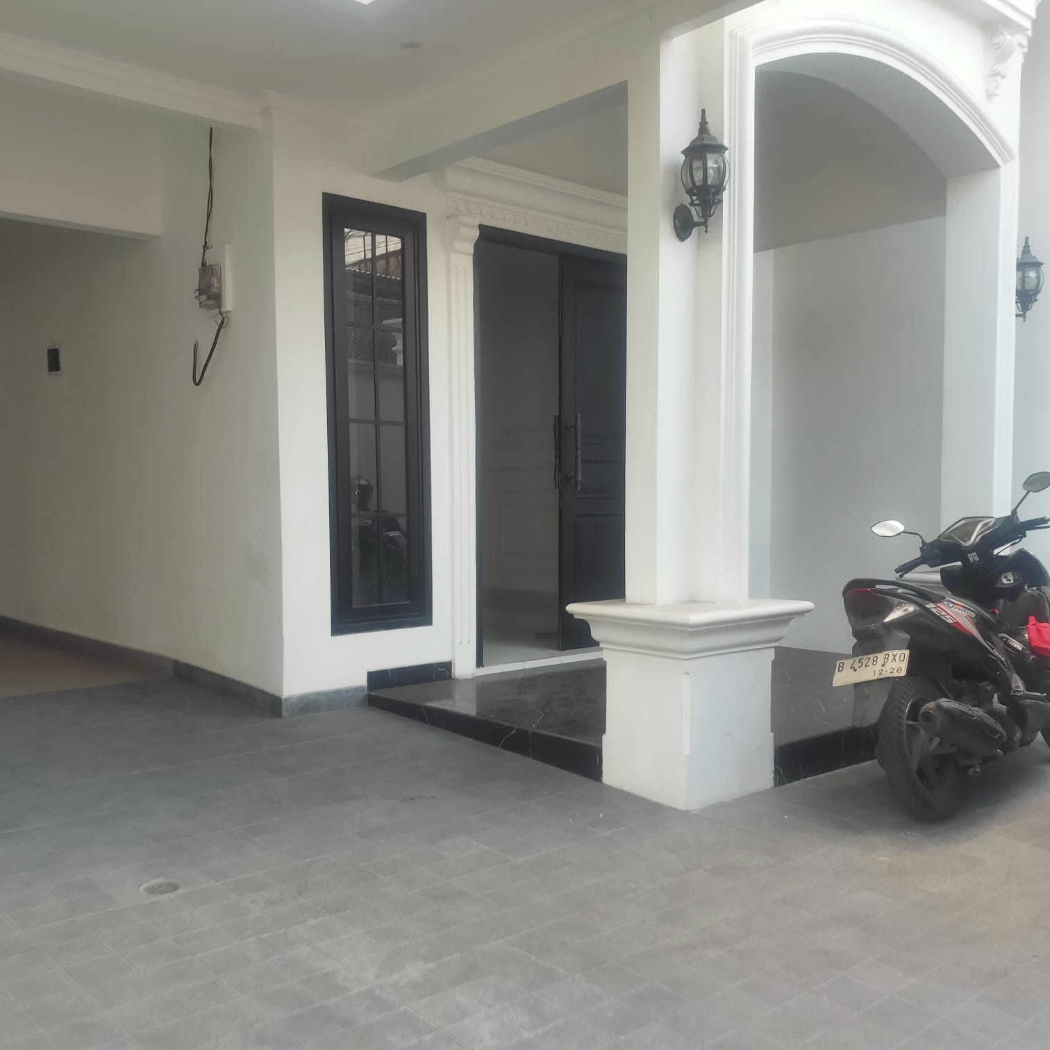 Dijual Rumah baru klasik modern di Kebon Jeruk