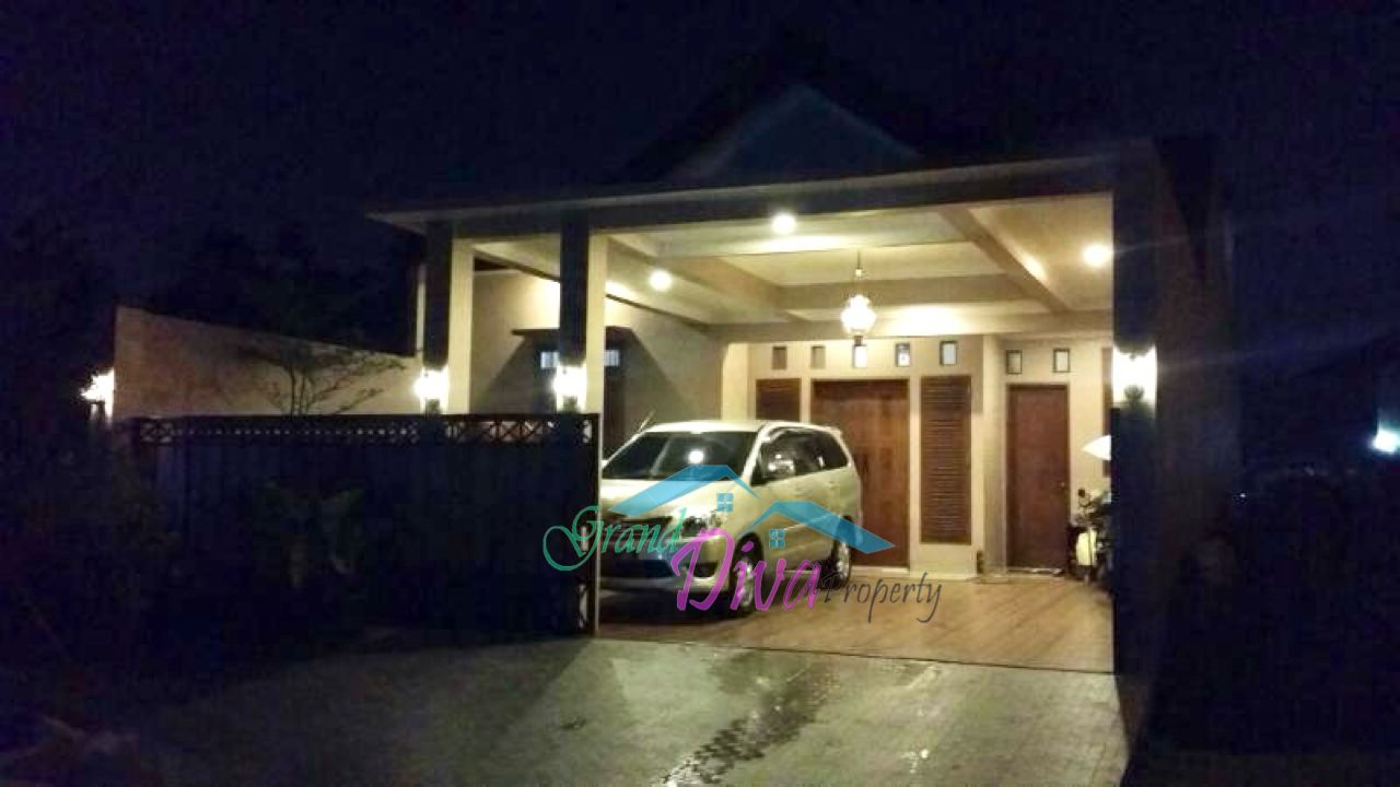 RUMAH DI JALAN Dr. RATNA PERUMAHAN TAMAN PERMATA CIKUNIR