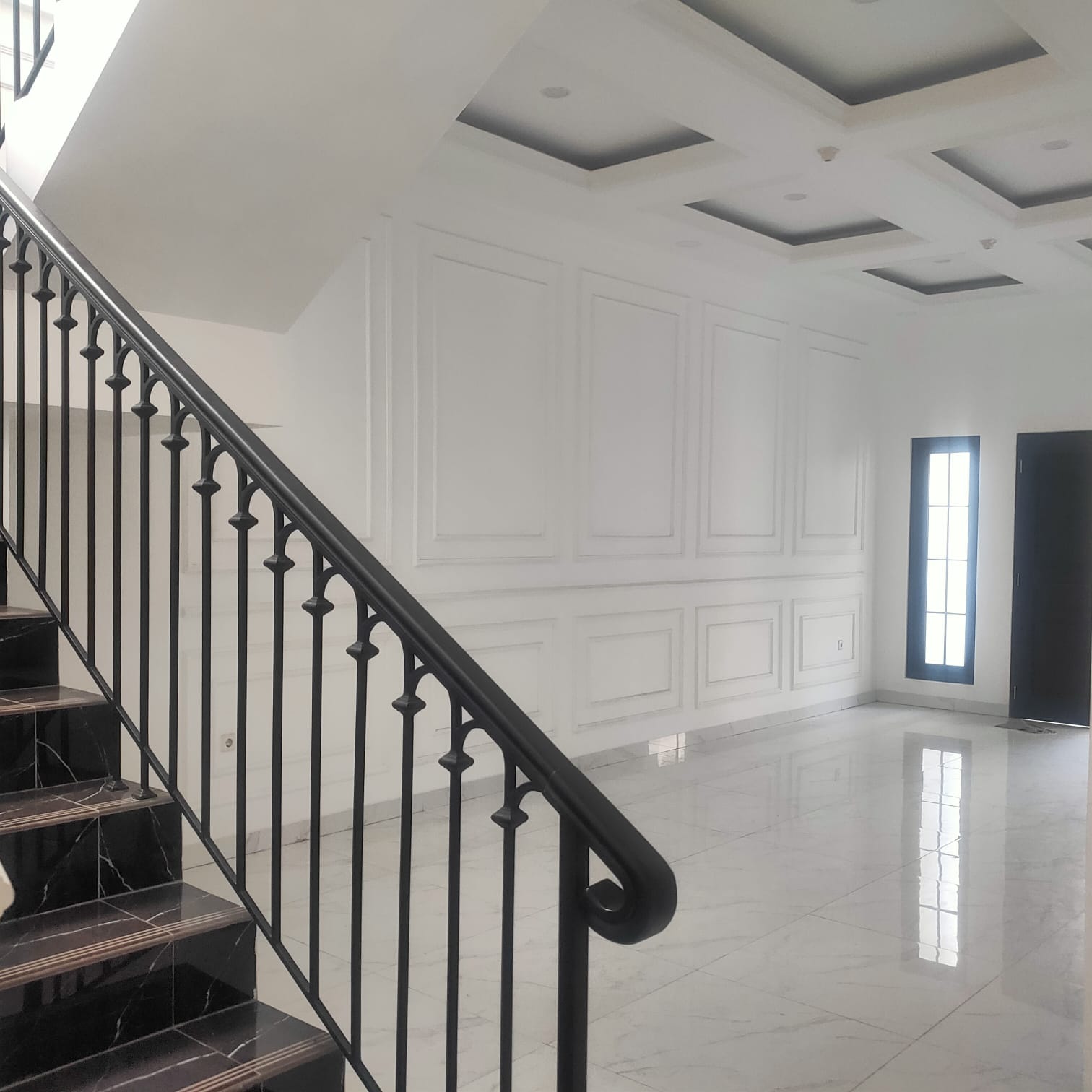 Dijual Rumah baru klasik modern di Kebon Jeruk