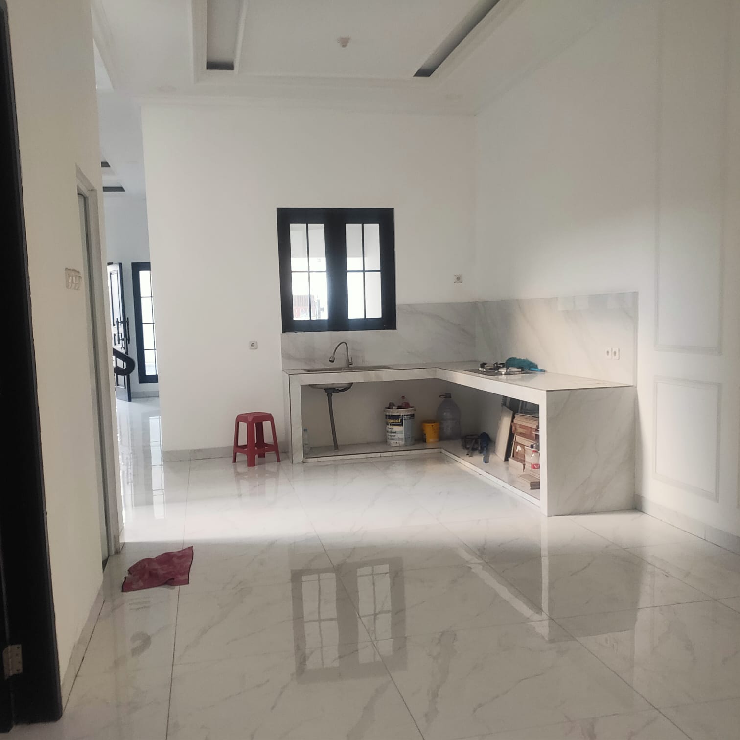 Dijual Rumah baru klasik modern di Kebon Jeruk