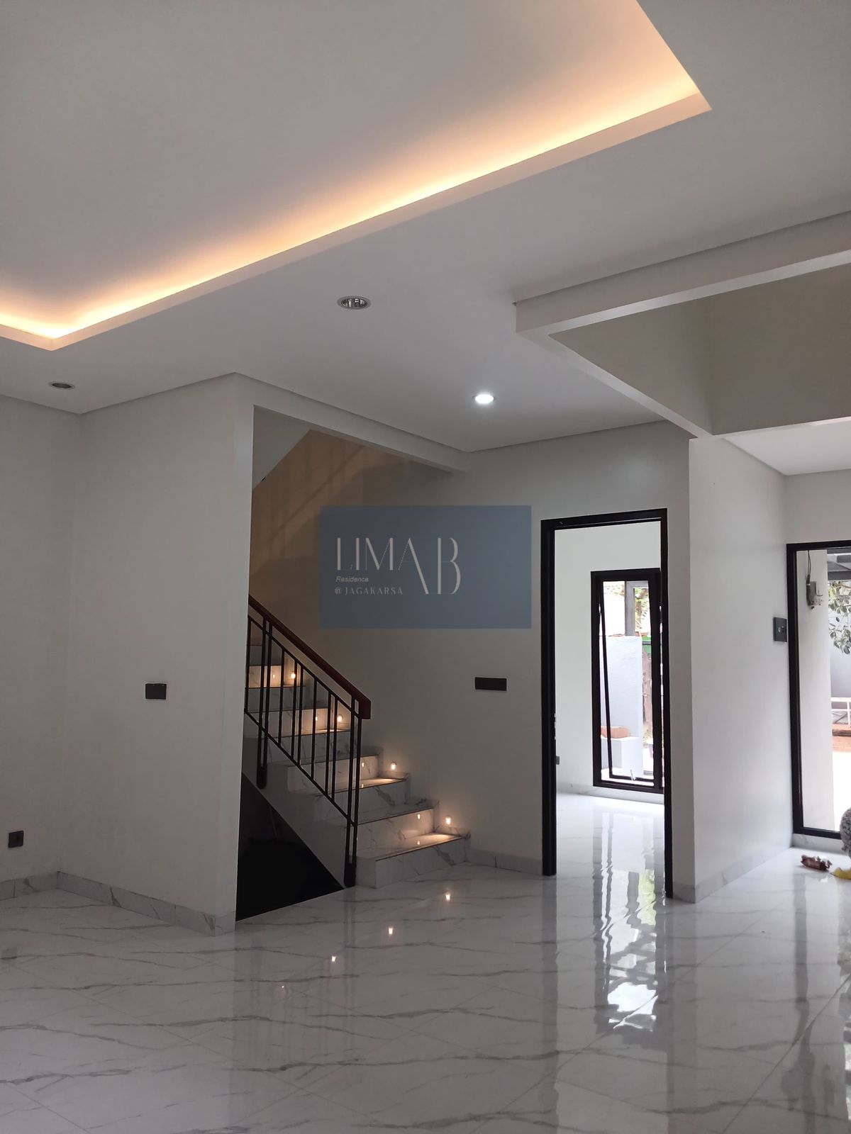 Dijual rumah modern minimalis baru di Jagakarsa, Jakarta Selatan