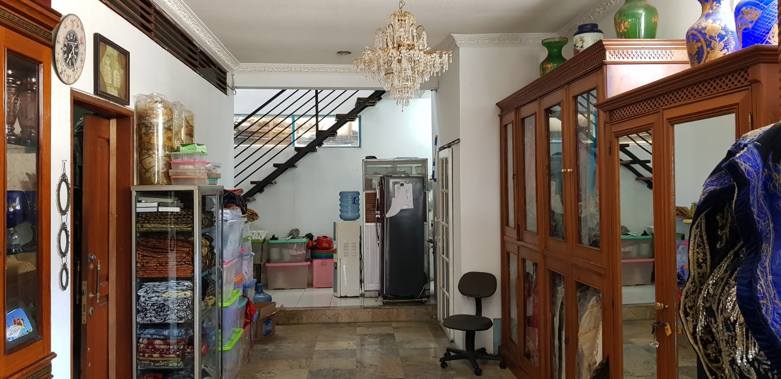 Dijual rumah bisa untuk usaha di Kayu Manis, Matraman