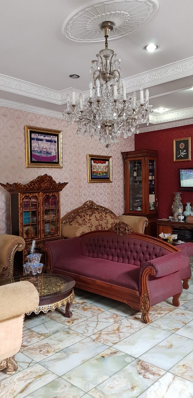 Dijual rumah bisa untuk usaha di Kayu Manis, Matraman