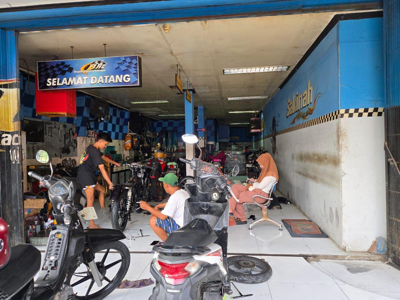 RUKO 3 Lantai RAYA MANUKAN LOR Surabaya Barat Lokasi Strategis