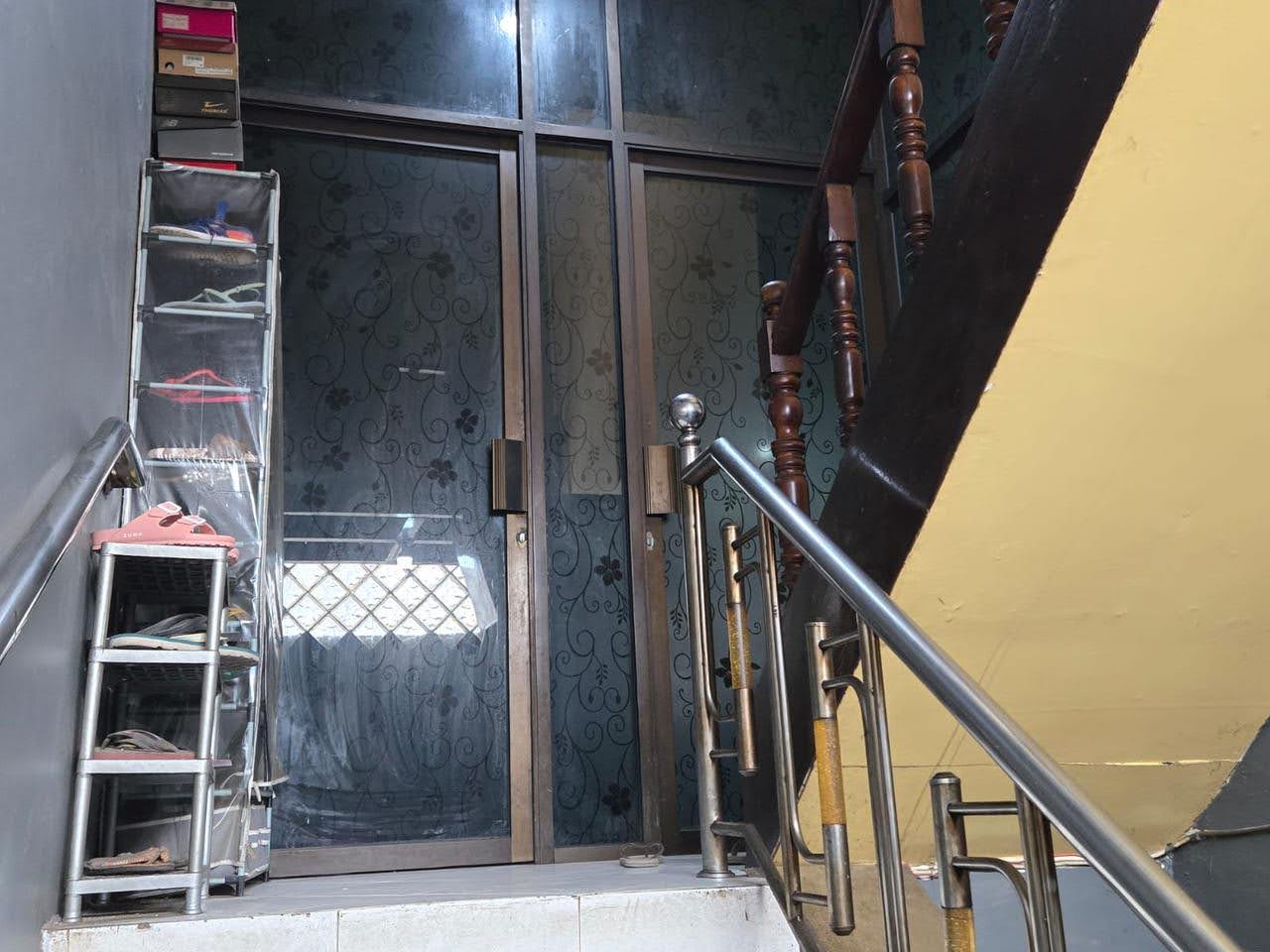 RUKO 3 Lantai RAYA MANUKAN LOR Surabaya Barat Lokasi Strategis